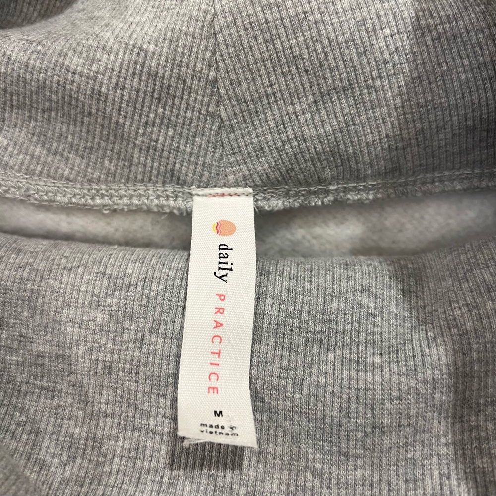 NEW Daily Practice by Anthropologie Long-Sleeve Funnel Neck Sweatshirt Medium - Picture 9 of 10